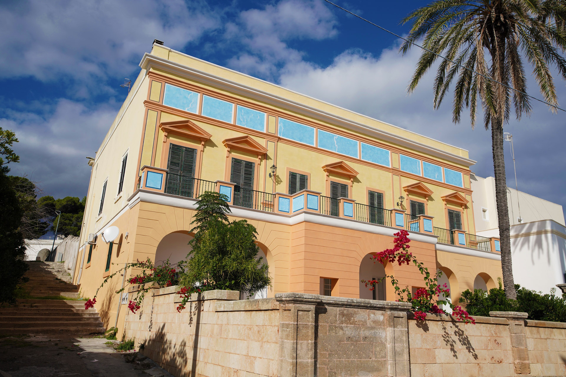 Villa Cezzi a Santa Maria di Leuca (LE) - Chiama +39.328.1327333 EdilRizzo a CURSI per Lavori Edili Ristrutturazioni e Restauri di Case, Appartamenti, Ville Storiche, Palazzi monumentali ed Immobili di Pregio del Salento.